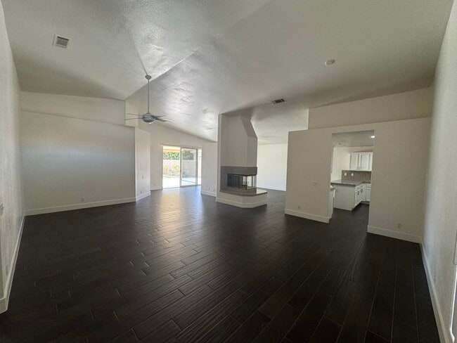 Foto del edificio - 74081 W Petunia Pl