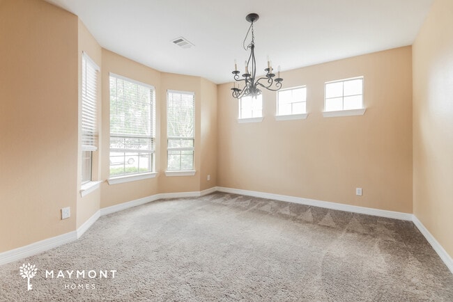 Building Photo - 304 Bluefinch Dr