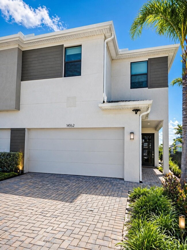 Building Photo - 14162 SW Thorens Dr