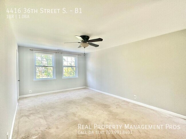 Building Photo - Beautiful Fairlington Top Floor Condo!