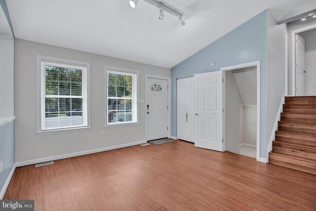Building Photo - 3033 Blackland Ct