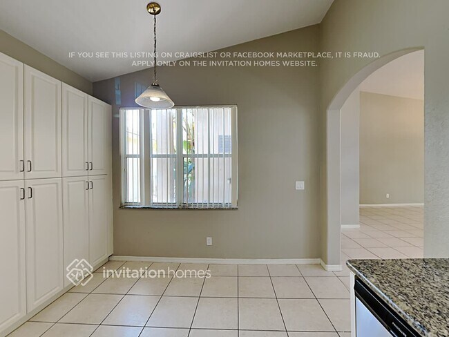 Foto del edificio - 5842 NW 119th Dr