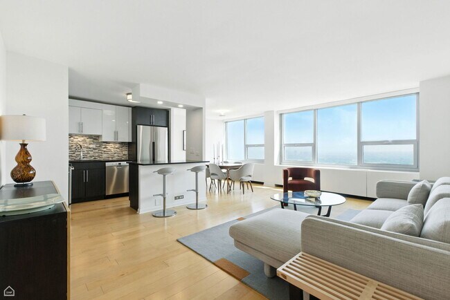 Foto del edificio - 1700 E 56th St