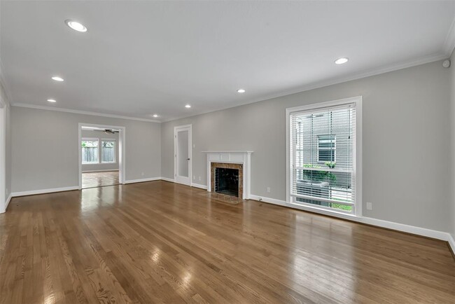 Building Photo - 3215 Milburn St