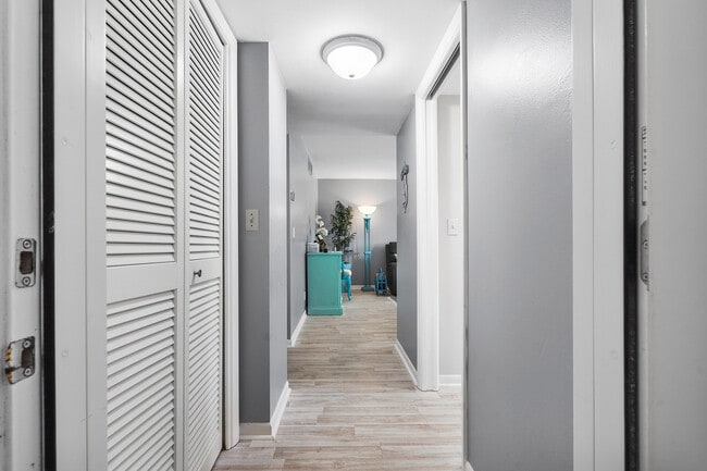 Foto del edificio - 2525 Florida Blvd