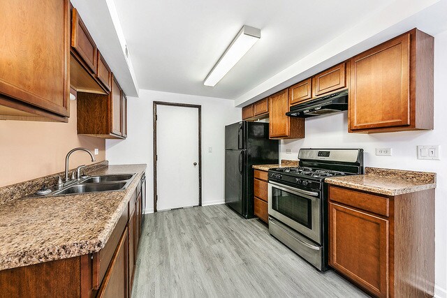 Foto del edificio - 329 Kirkwood Cir