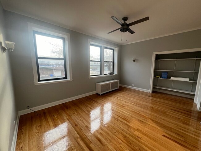 Building Photo - 2340 W Farwell Ave