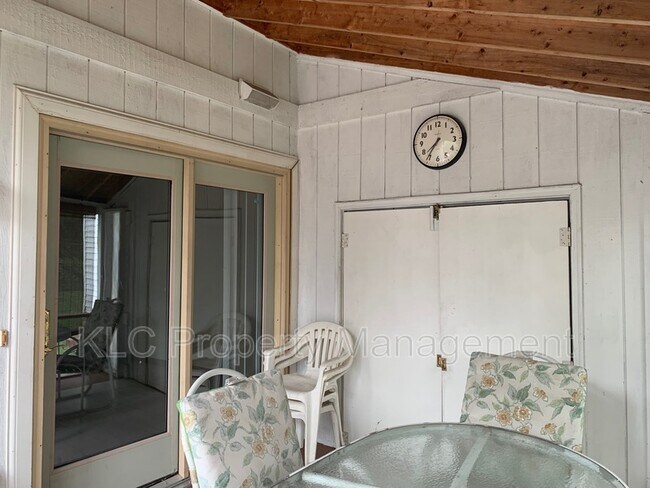 Foto del edificio - 1341 Stewart St