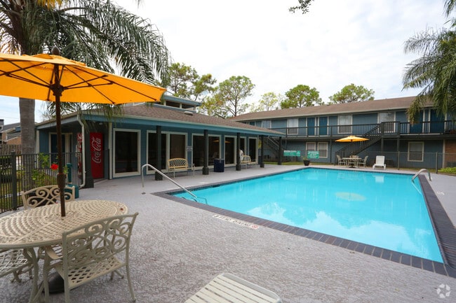 Pool - Albion Apartments