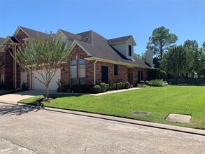 Building Photo - 1408 S Friendswood Dr