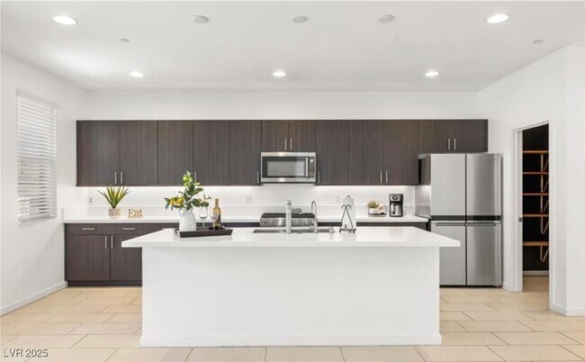 Foto del edificio - 11278 Kraft Mountain Ave