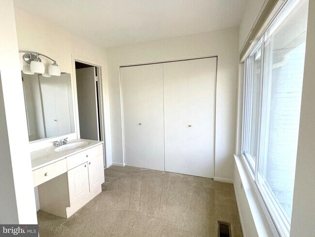 Building Photo - 2041 Chadds Ford Dr