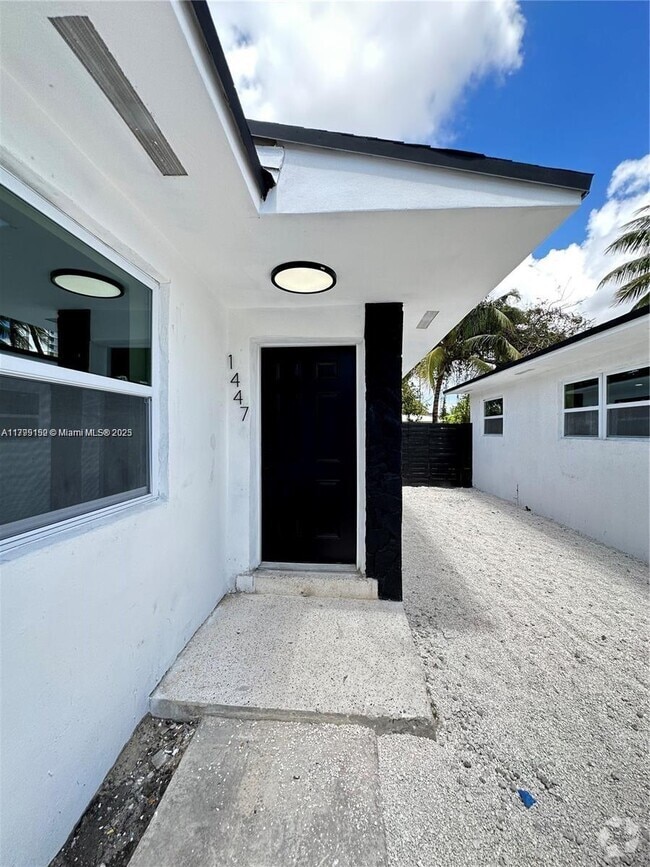 Building Photo - 1445 NW 34th St