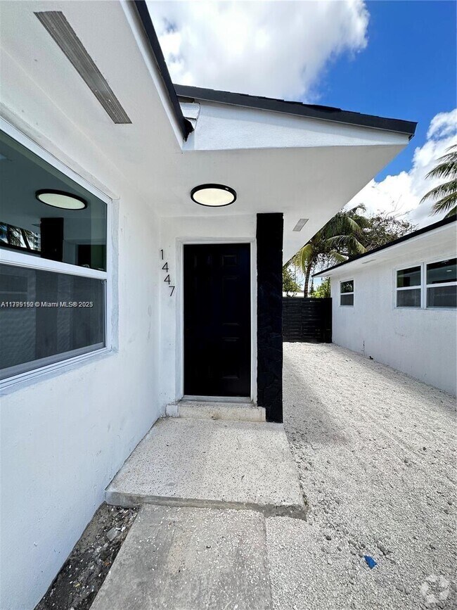 Building Photo - 1453 NW 34th St