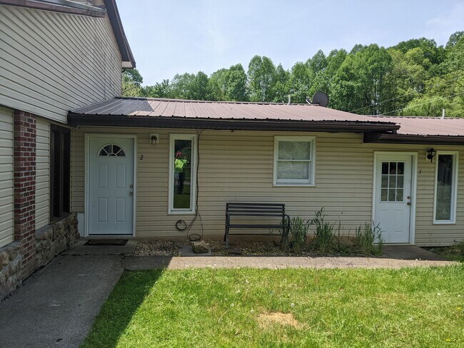 Building Photo - 313 Anderson Rd