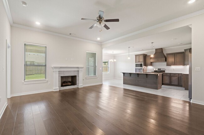 Building Photo - Like new 4BR Farmington home! LOADED with upgrades! Don't miss out!