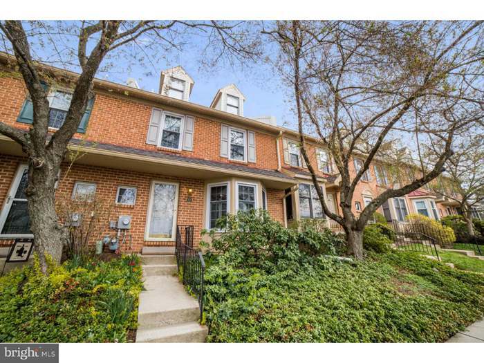 Foto principal - 427 Oakmont Ct