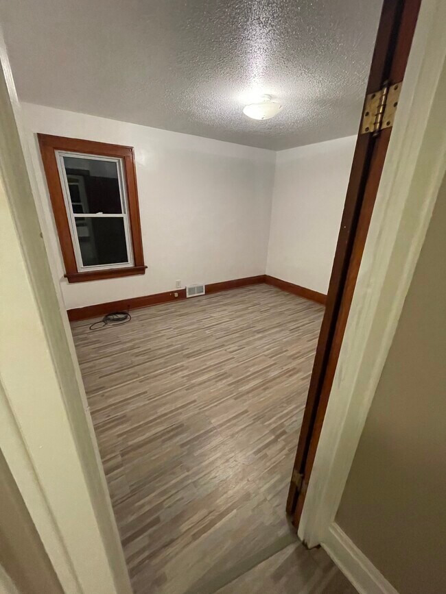 Foto del edificio - 45 Bellwood Ave