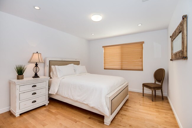 Bedroom 1 - 748 N La Jolla Ave