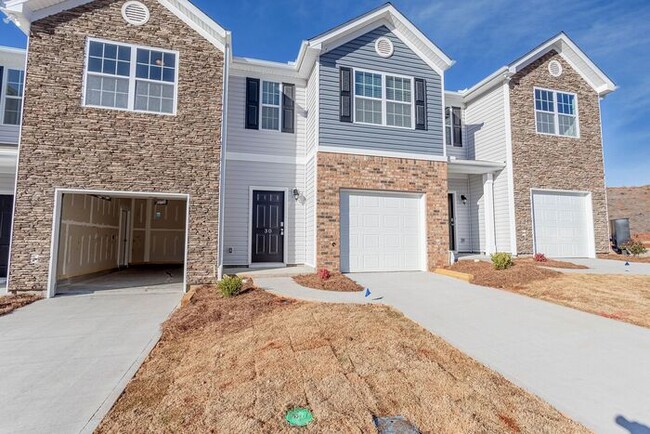 Building Photo - 3 Bedroom 2.5 Bathroom Townhome is located...