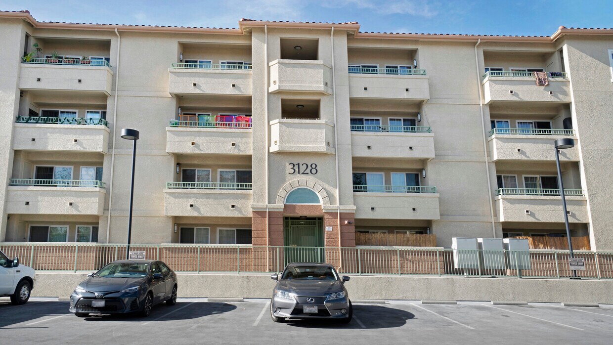 Primary Photo - 3128 Loma Verde Dr