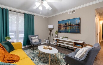 Building Photo - 10020 Regal Park Ln