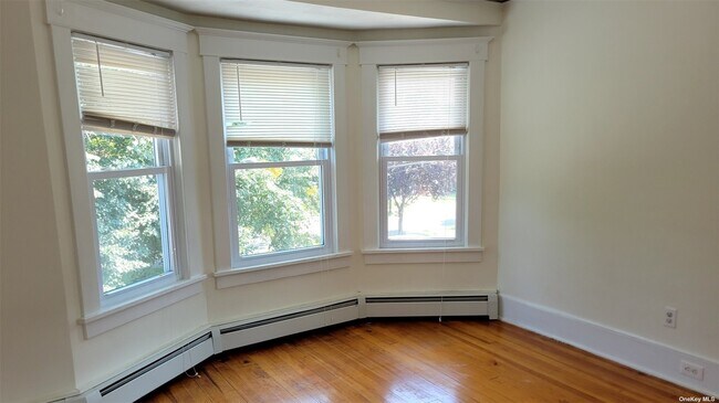 Building Photo - 30 Hinsdale Ave