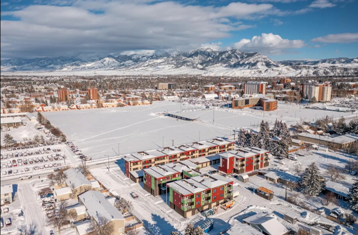 Foto principal - 1/2 of 1st months rent! Condo for Rent- Wa...