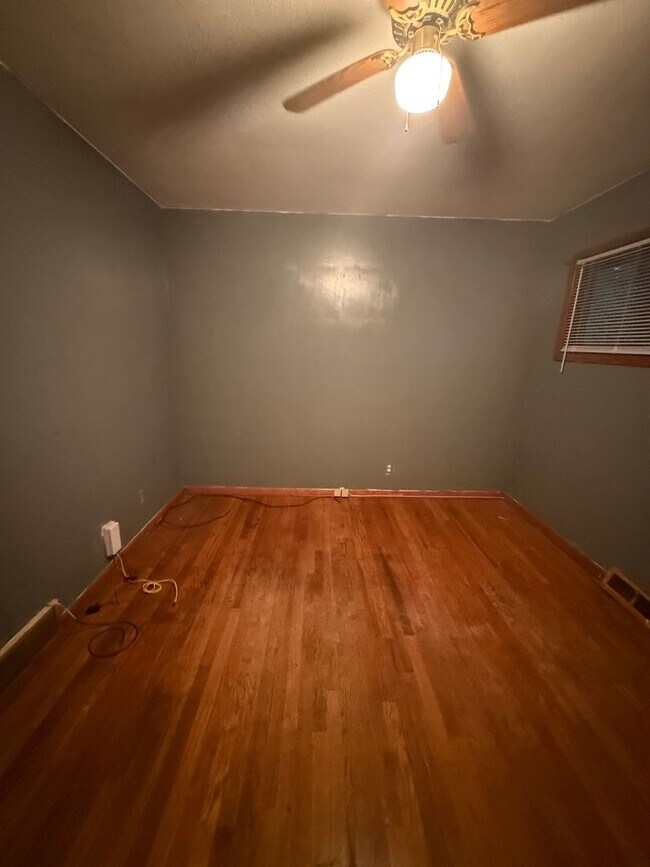 Foto del edificio - 3bd Ranch Euclid Cash Pay