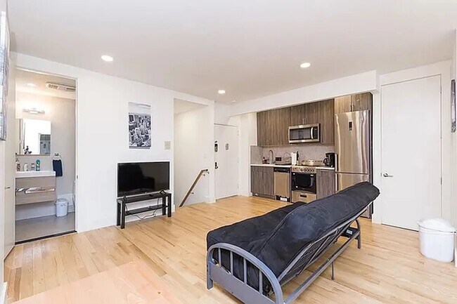 Building Photo - 2038 Fifth Avenue