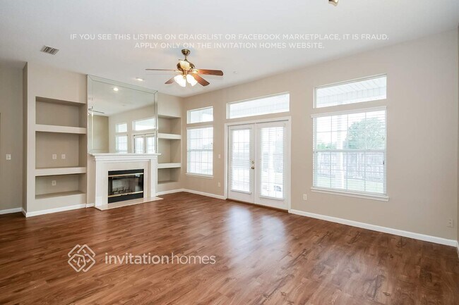 Foto del edificio - 545 Thornberry Rd
