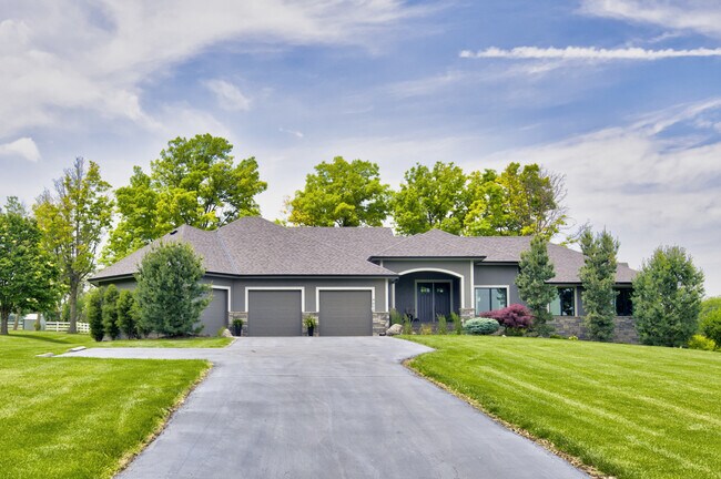 Building Photo - 4606 S 184th Plaza