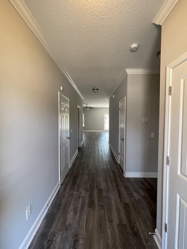 Foto del edificio - 424 Alcott Cir
