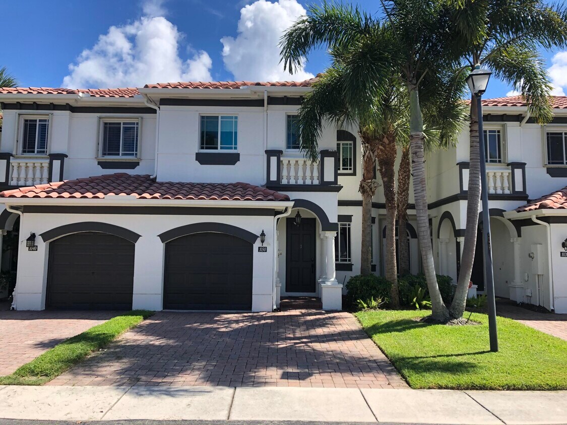 Foto principal - 1030 Murano Bay Dr