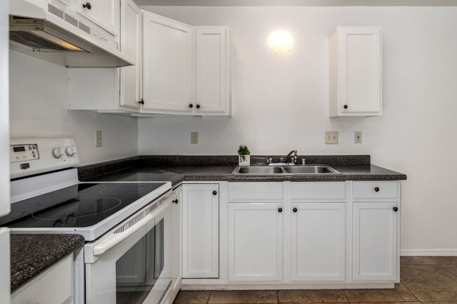 Building Photo - Unfurnished, 1 Bedroom/1 Bath, Ohana