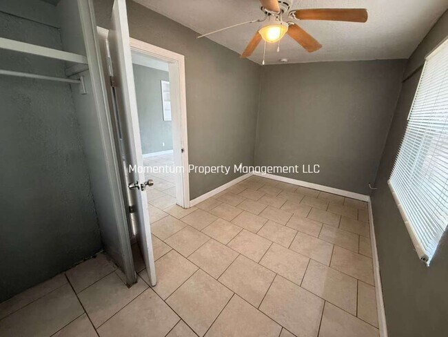 Building Photo - Beautifully Remodeled 2/1 St Pete- ASK ABOUT OUR SPECIAL!