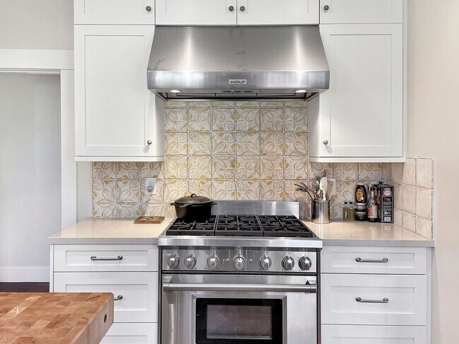 Foto del edificio - 3 br, 2 bath House - 156 Crescent Road