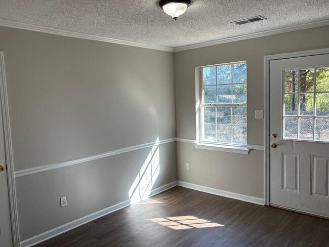 Building Photo - 2014 Brandywine Dr