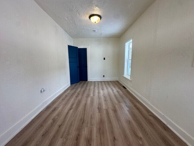 Foto del edificio - Two Bedroom One Bathroom Available in Battle Creek