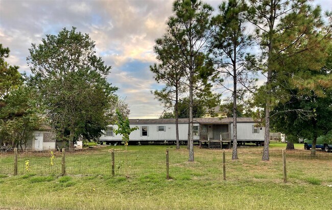 Foto del edificio - 4730 Bayou Ln