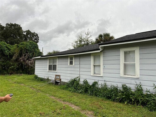 Building Photo - 812 Colyer St