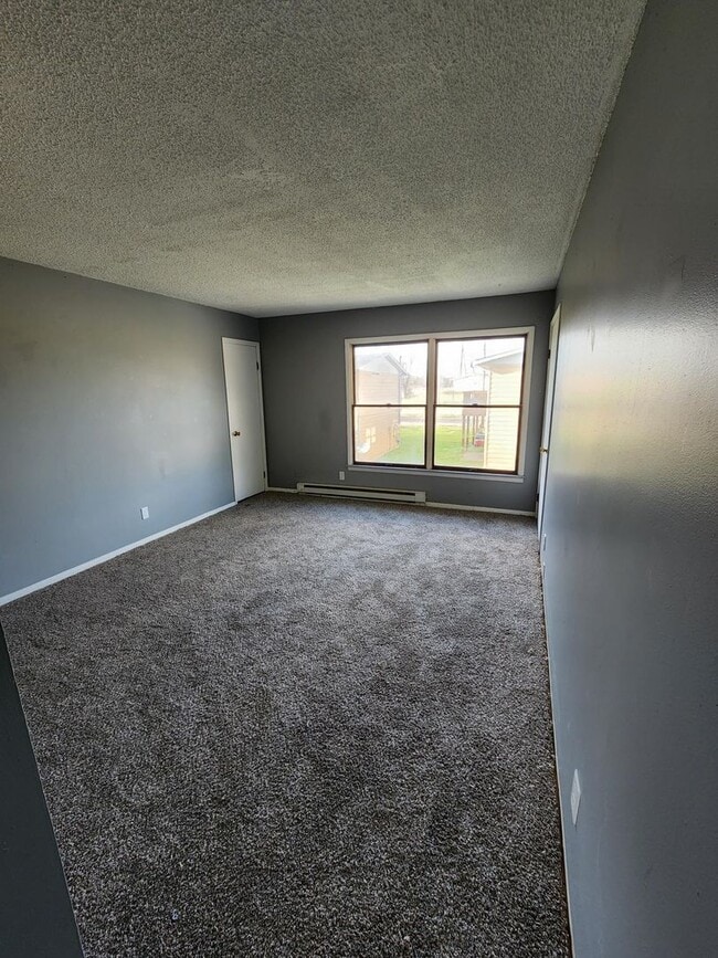 Building Photo - 1501 S Division St Building Photo - 1501 S Division St