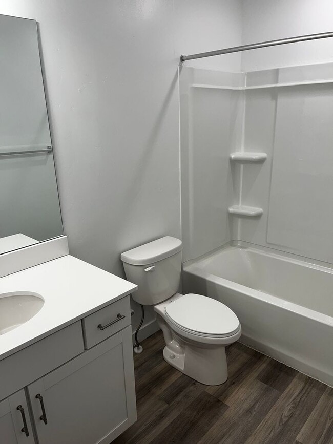 Foto del edificio - Beautiful Row End Townhouse