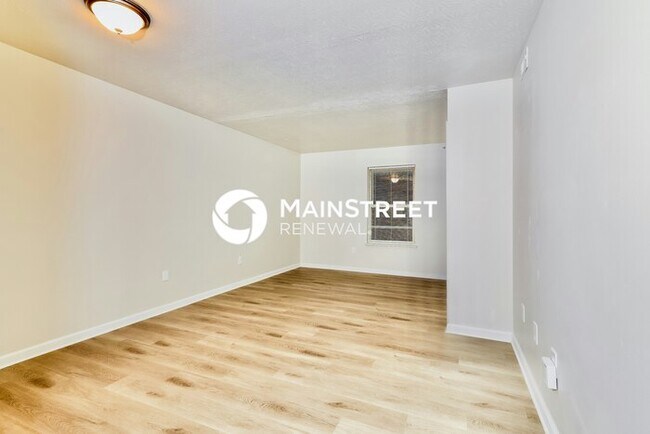 Building Photo - 3 Bedroom Pet-Friendly Home in Louisville,...