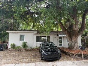 Building Photo - 612 SW 11th Ct