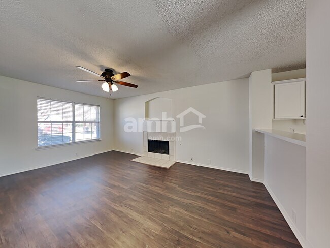 Foto del edificio - 2328 Tisbury Way