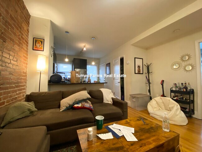 Foto del edificio - 14 Parker Hill Ave