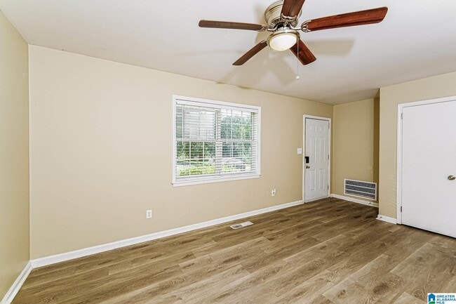 Building Photo - 114 Redstone Way