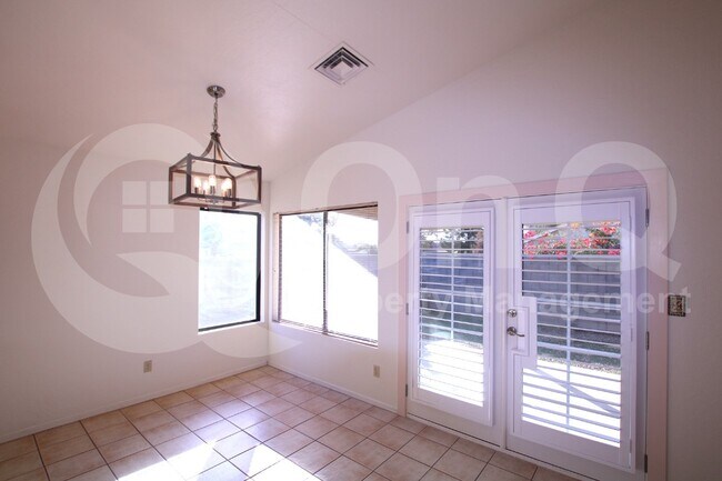 Foto del edificio - 4725 E Brown Rd