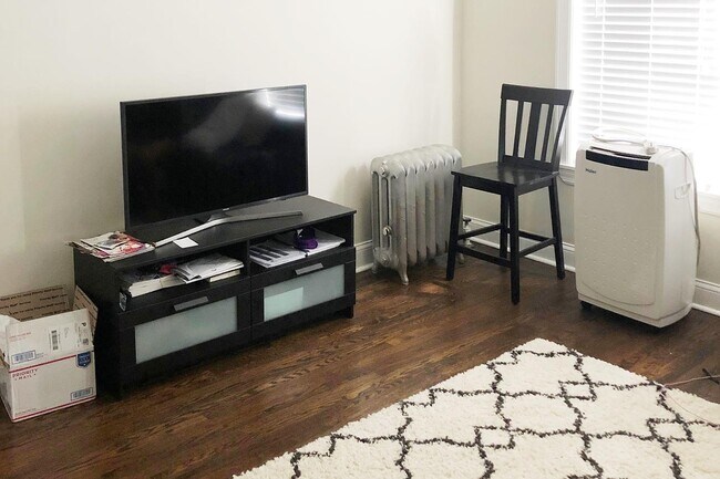 Foto del edificio - 1053 W Lill Ave